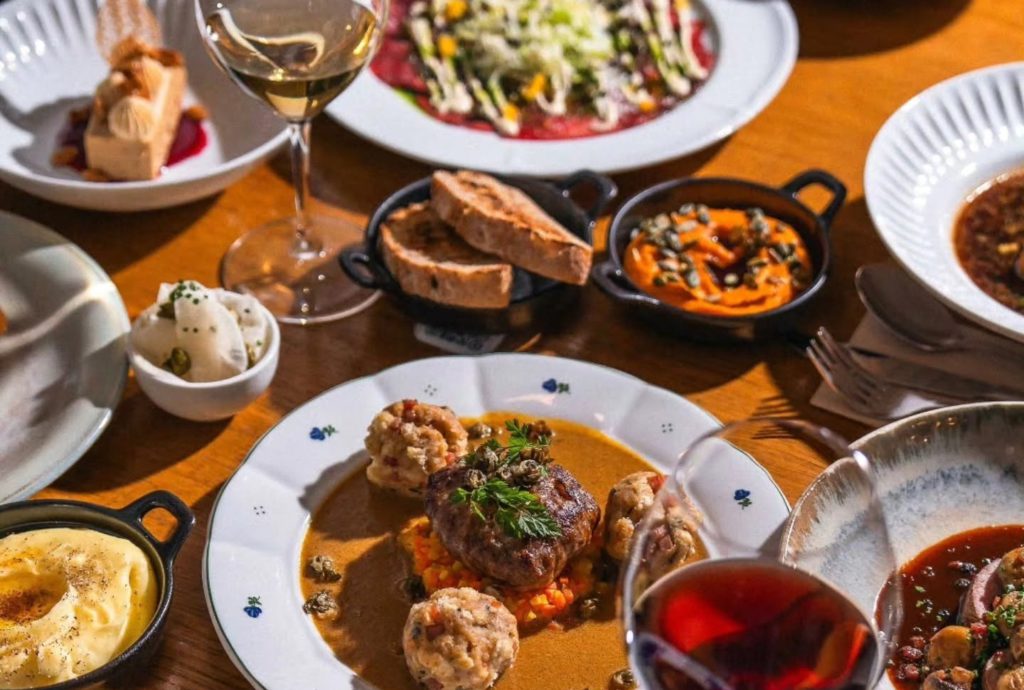 Zvěřina a recept z roku 1911: TADY CHUTNÁ přináší podzimní gastronomii do Prahy
